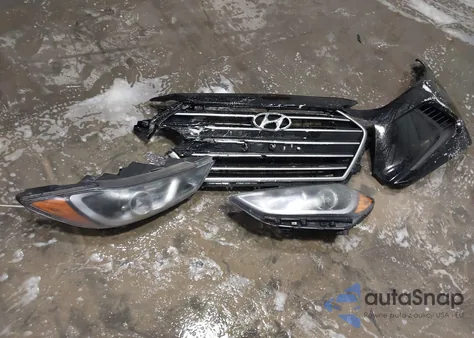 2018 Hyundai Elantra Sel z USA, uszkodzony, nr VIN 5NPD84LF3JH242786